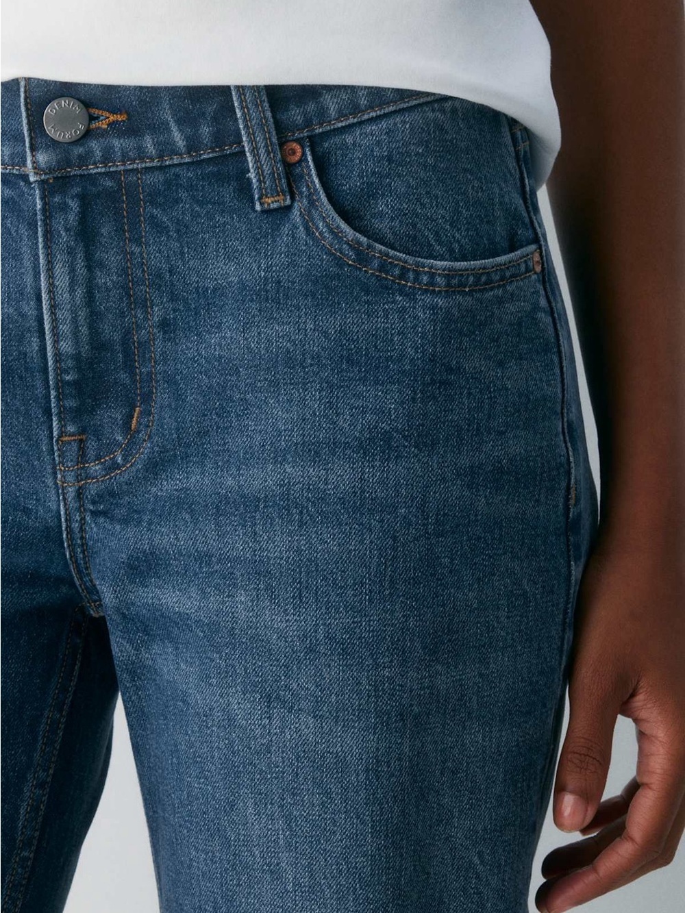 Denim Forum| Aritzia| Medium Blue Mid-Rise 28” Inseam Straight Leg Jeans Sz 27